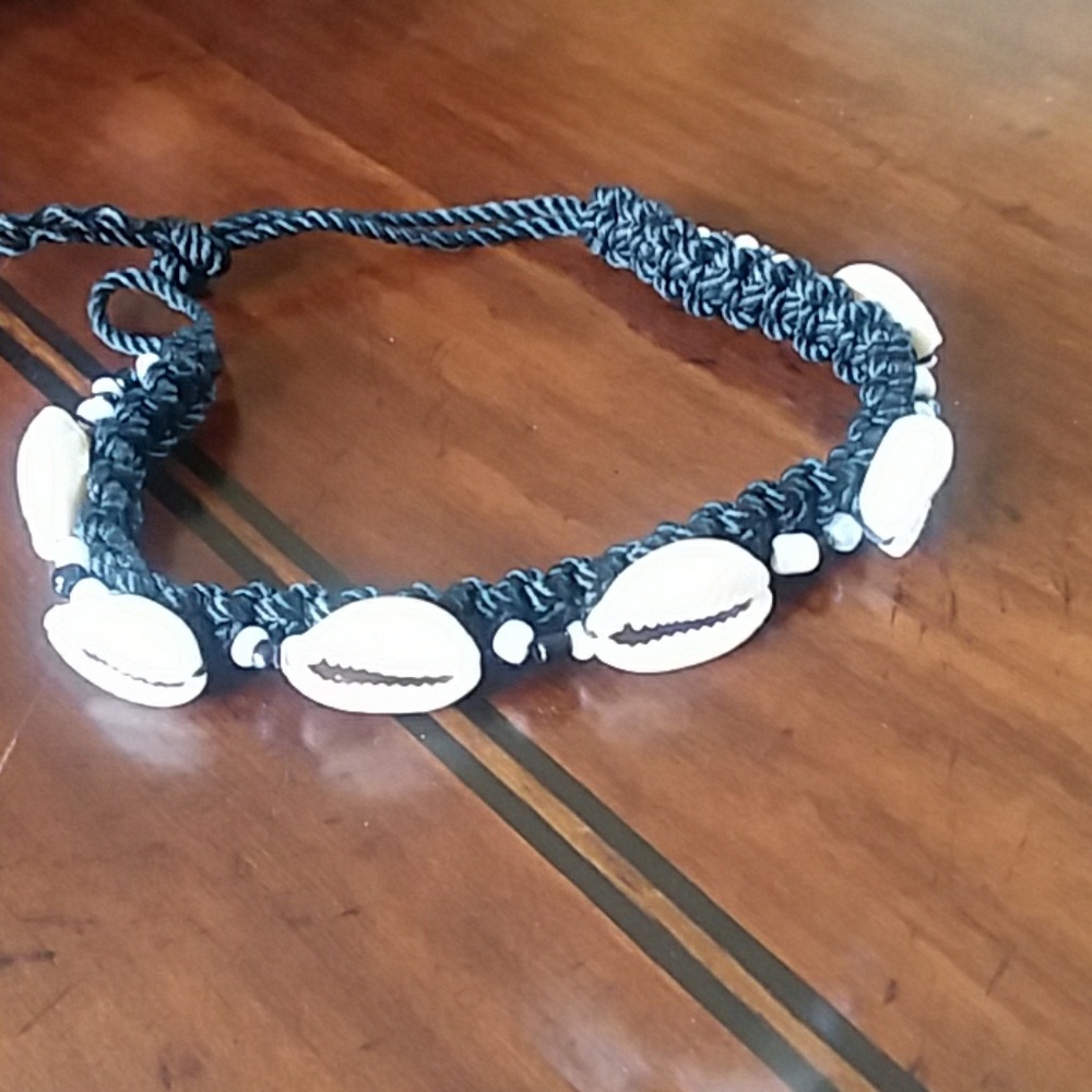 Pooka shell bracelet